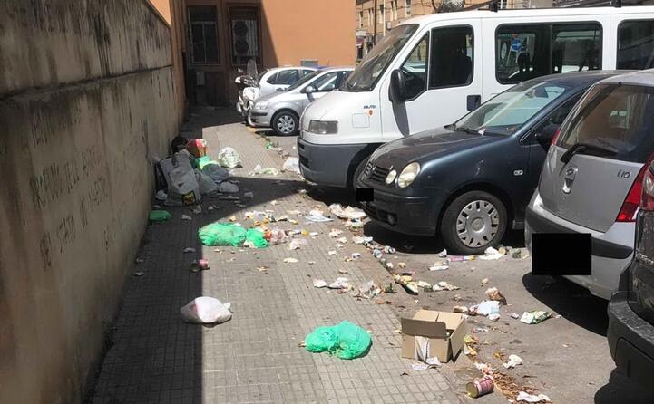 ecco una foto scattata ieri in via cino da pistoia a cagliari l immagine inviata da elisa (14 06 2019)