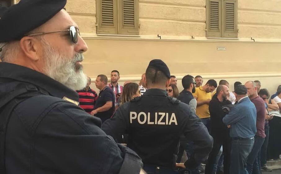 ci sono anche le forze di polizia