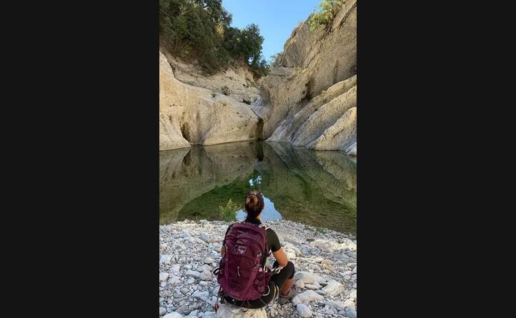 seduti ad ammirare l immensa bellezza del canyon gorrupu a urzulei (foto giorgia_cogoni)