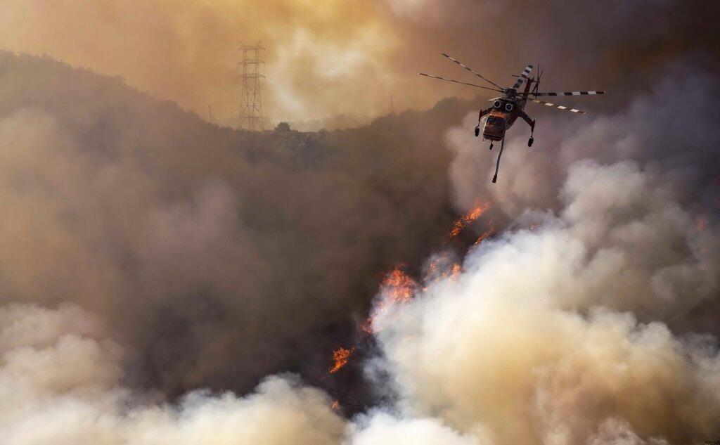 Image result for Gli incendi devastano la California. Anche Schwarzenegger e LeBron James tra gli evacuati