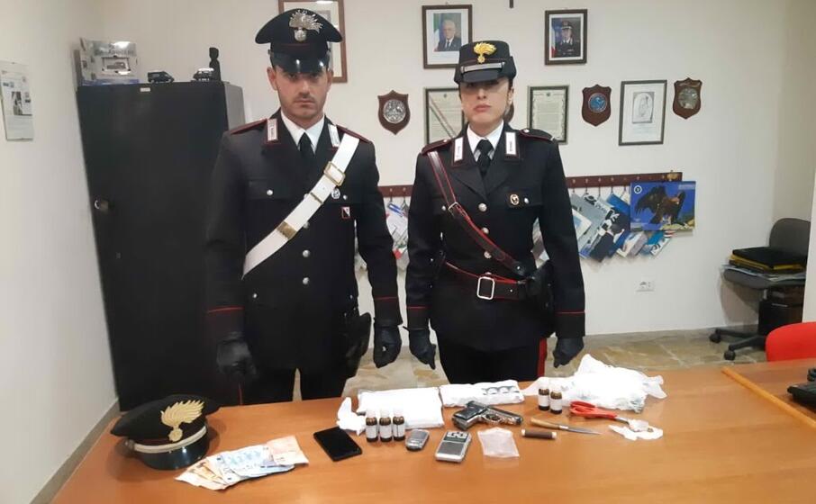 (foto carabinieri)