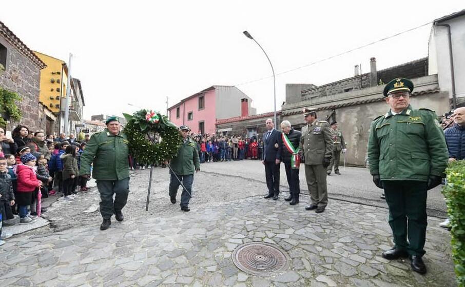 deposizione corona ai caduti