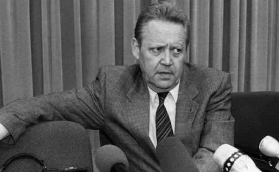 erich schabowsky portavoce del governo della ddr (foto ansa)