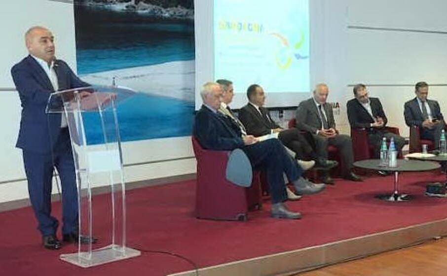 il saluto introduttivo dell assessore gianni chessa (foto l p )