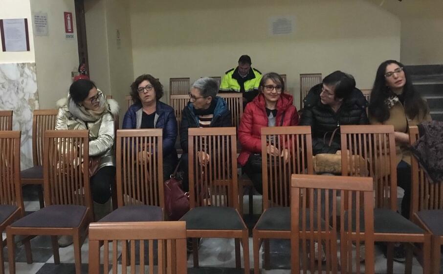 la delegazione di cittadini in consiglio (foto l unione sarda scano)