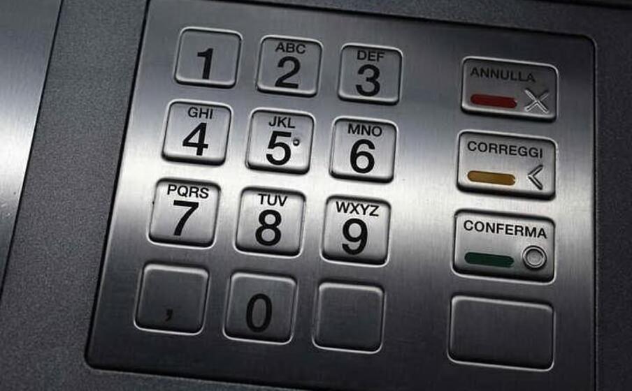 la tastiera di un bancomat (pixabay)