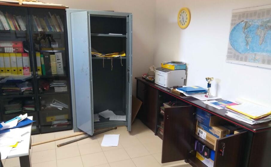 uno dei locali scassinati (foto s farris)