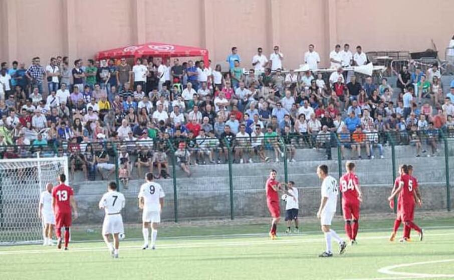 lo stadio limbara di luras durante un amichevole col cagliari (foto lauras calcio)