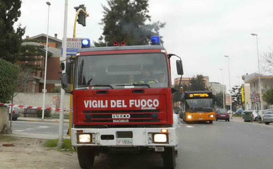 vigili del fuoco (archivio l unione sarda messina)