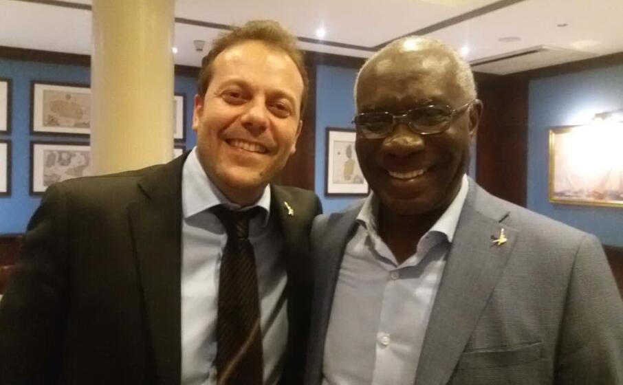 eugenio zoffili e tony iwobi (foto l p )