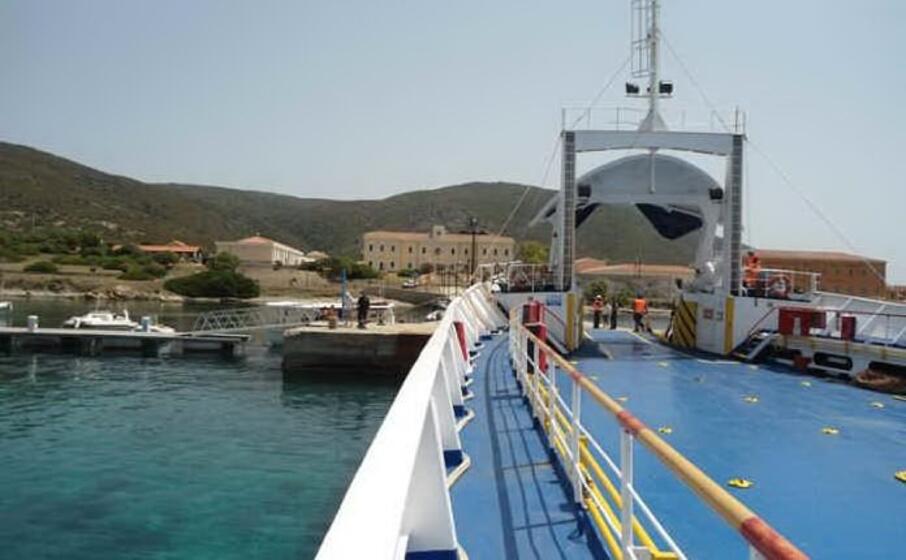 il traghetto a cala reale