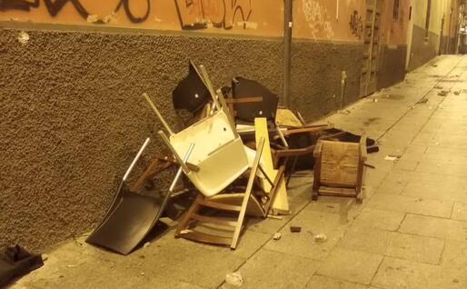 Sedie prese dai locali