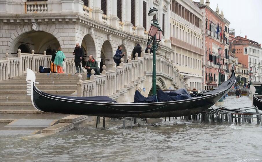 una gondola messa in salvo