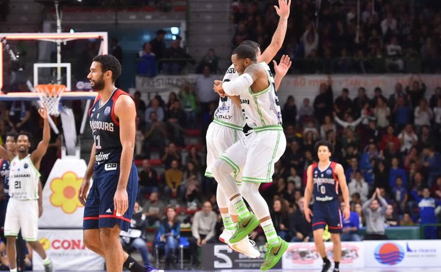 jerrelis e spissu contro strasburgo (foto dinamo)