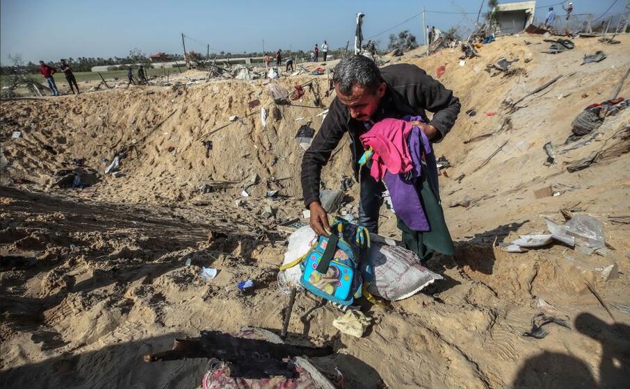 la disperazione di un palestinese (ansa)
