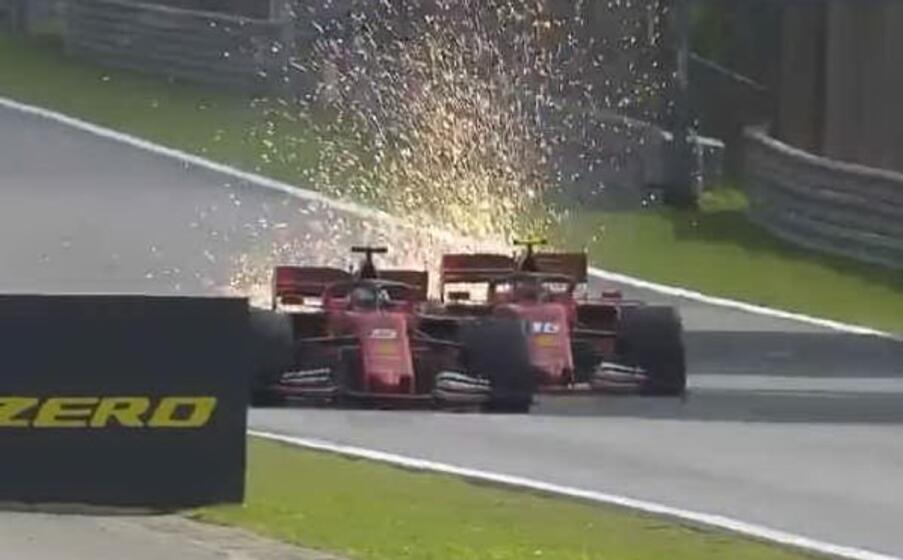il contatto tra le ferrari (immagini formula uno)