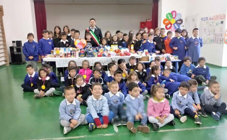 il gruppo di bambini protagonista della iniziativa (l unione sarda foto pala)