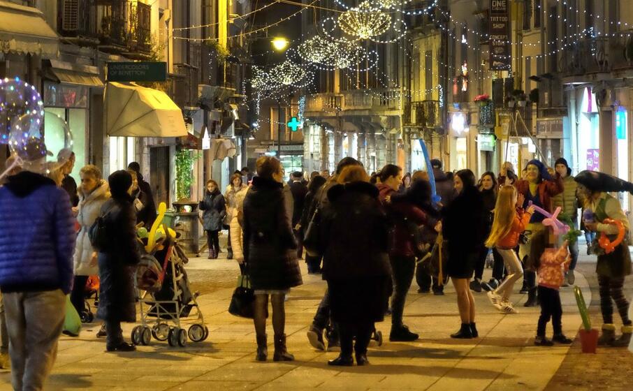 shopping natalizio a cagliari (archivio l unione sarda ungari)