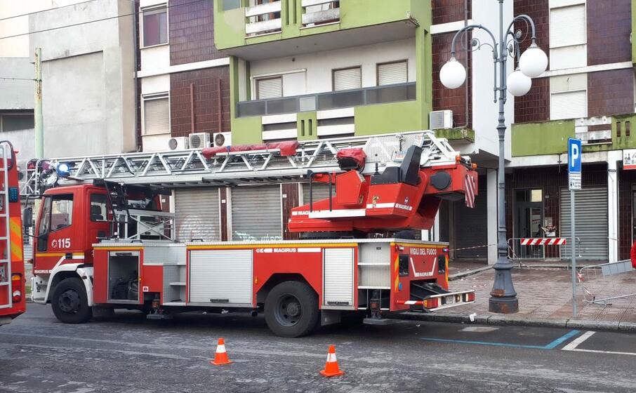 i vigili del fuoco sul posto (foto giorgia daga)