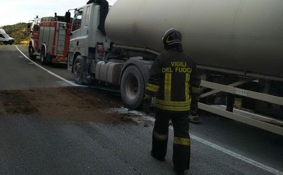 l intervento dei vigili (foto vigili del fuoco)