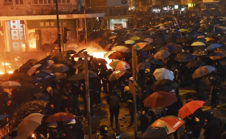 stavolta i manifestanti hanno preso di mira il politecnico