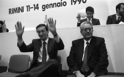 Accanto a Pino Rauti (Ansa)