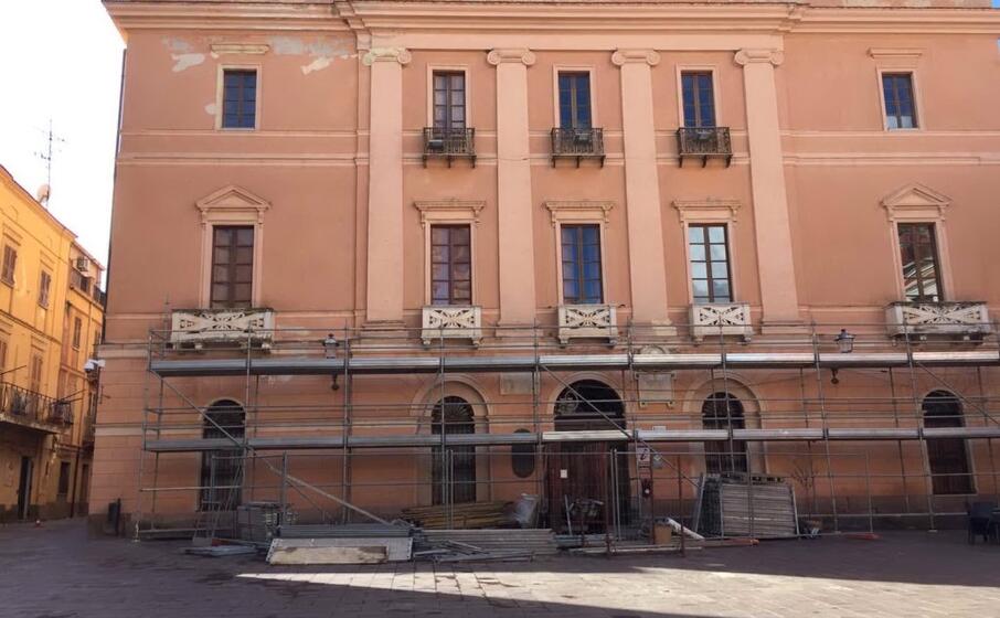 il palazzo comunale di piazza municipio (foto cinzia simbula)
