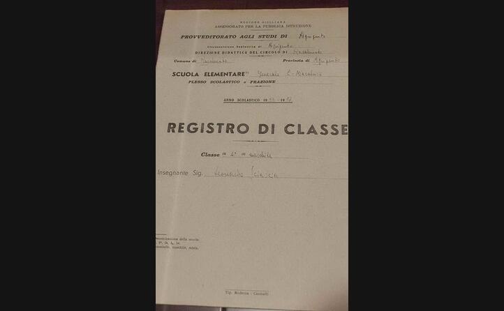 il registro di classe con la sua firma