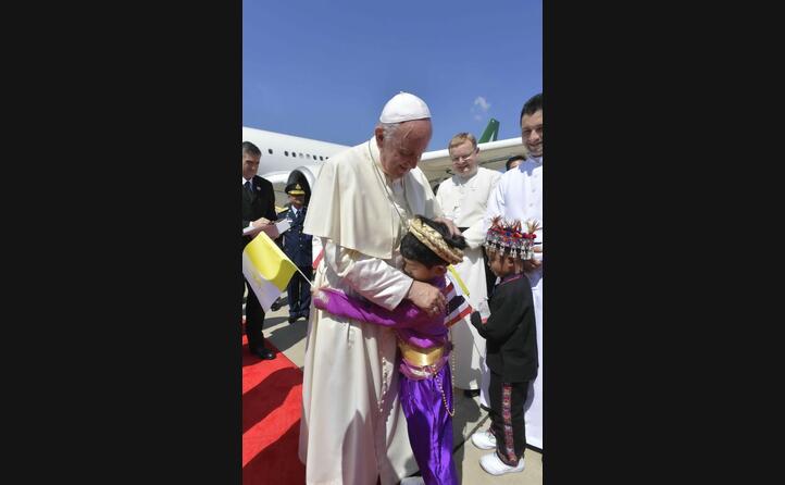 l abbraccio con un bimbo