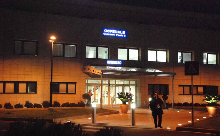 l ingresso dell ospedale (archivio l unione sarda satta)