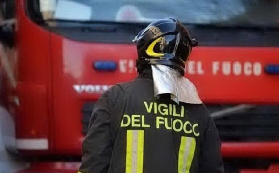 vigili del fuoco (archivio l unione sarda)