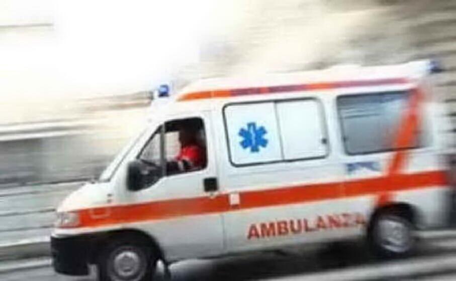 un ambulanza (archivio l unione sarda)