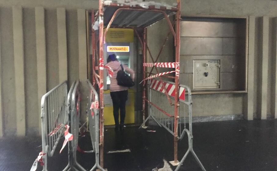 il bancoposta e il ponteggio