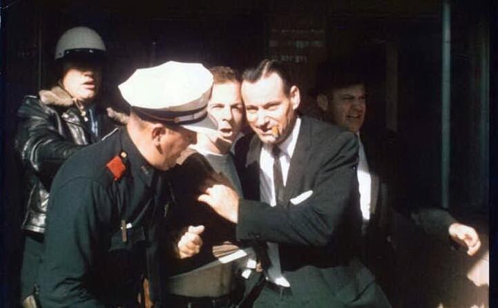 il momento dell arresto di oswald