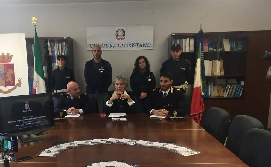 la conferenza stampa in questura (l unione sarda foto sanna)