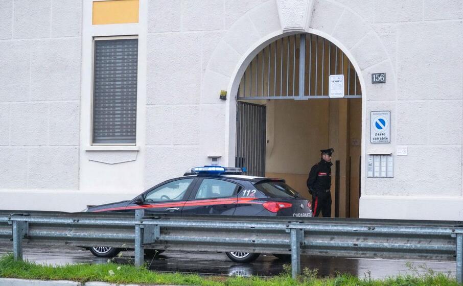 la palazzina coinvolta nell incendio (ansa bozo)