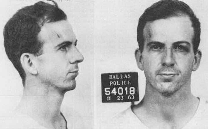 lee harvey oswald la foto segnaletica del responsabile dell omicidio