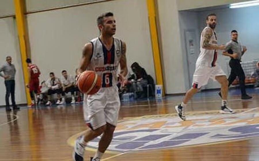 nella foto in primo piano claudio campanelli del cus sassari (l unione sarda foto pala)