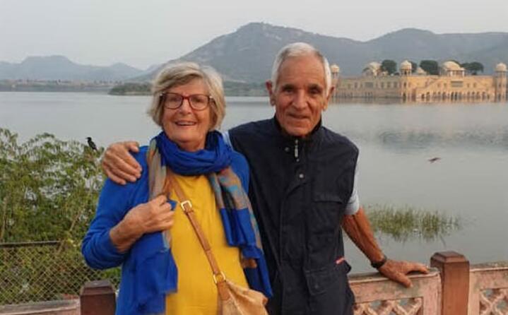 carissimi saluti agli amici dell unione sarda da jaipur in india da paolo e margherita