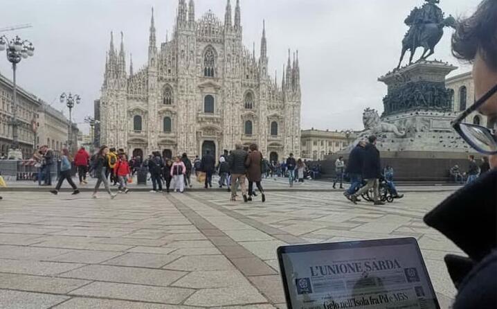 davide in piazza duomo a milano