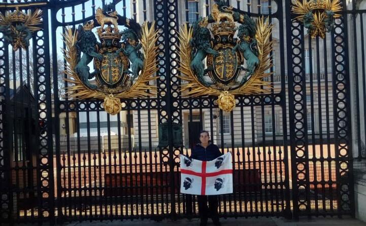l unione sarda con i lettori in giro per il mondo (agnese sechi originaria di san vero milis a londra)