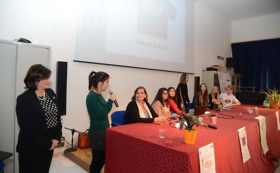 convegno al liceo gramsci per la giornata contro la violenza sulle donne (l unione sarda satta)