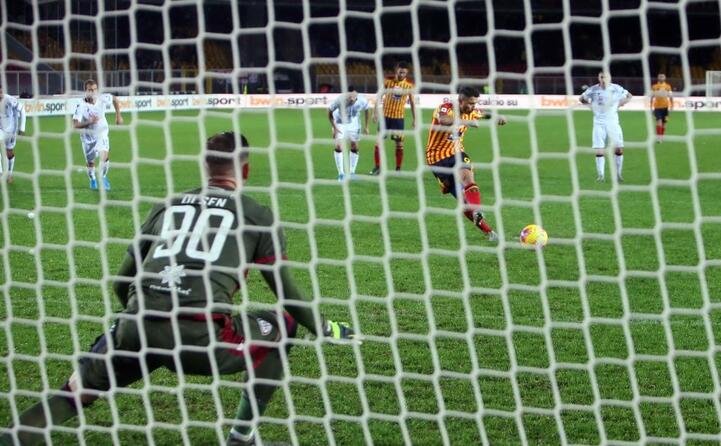 il rigore di lapadula che sigla l 1 2