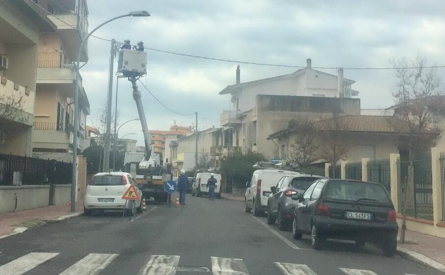 l intervento dei tecnici di enel distribuzione