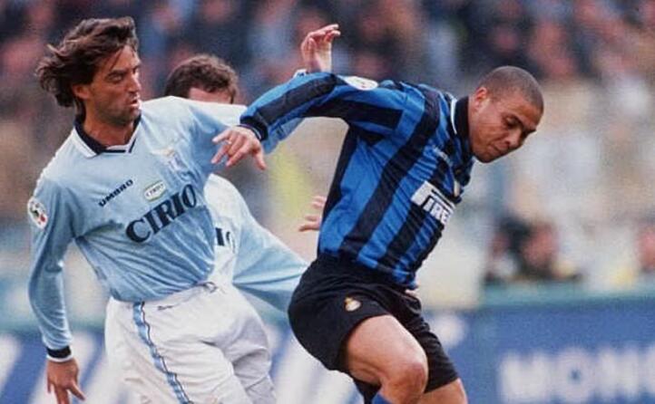 roberto mancini contro ronaldo