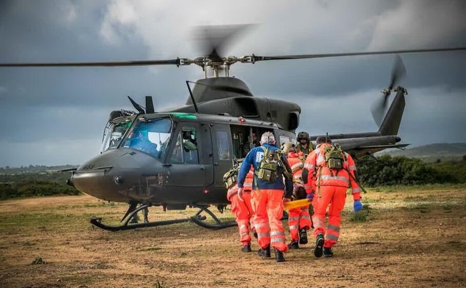 capo teulada in azione militari forze dell ordine e specialisti del soccorso