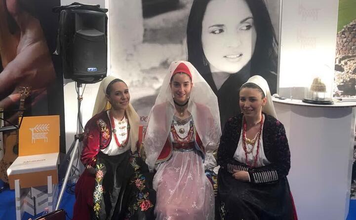 ragazze in costume