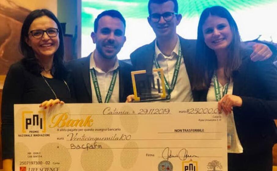 i premiati da sinistra maria chiara di guardo davide lobina samuele gaviano e giulia guadalupi (foto unica)