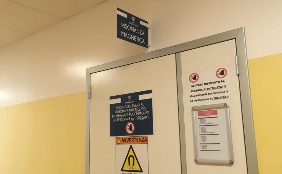 il servizio della risonanza magnetica al sirai (l unione sarda foto scano)