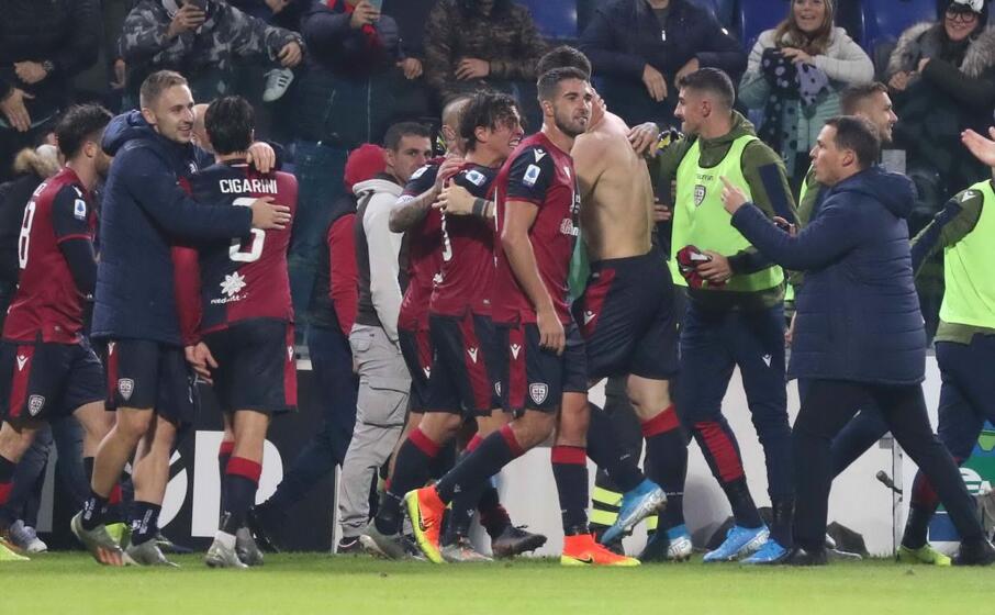 l esultanza del cagliari a fine partita (ansa)
